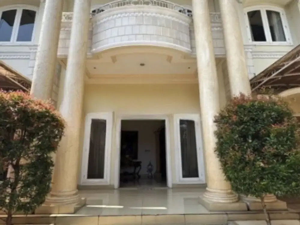 Disewakan Rumah di Area Elite dan Strategis Menteng Jakarta Pusat | Std722