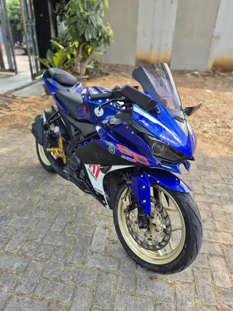 Dijual Yamaha R15 V2 tahun 2016 surat lengkap pajak hidup panjang