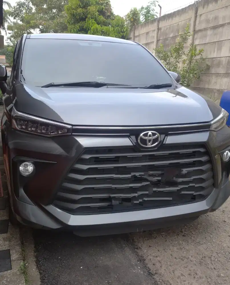 Jual mobil bekas tapi baru .