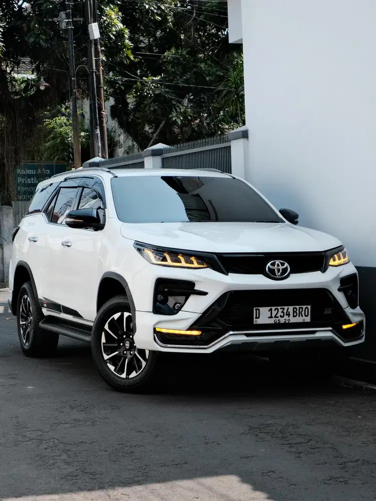 Toyota Fortuner VRZ 2.8 GR Sport 2022 Km.26rb
