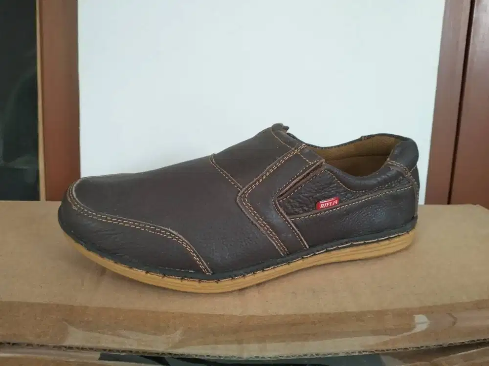 Sepatu Kulit Asli kode FCT