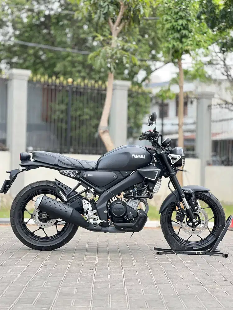 YAMAHA XSR 155 HITAM 2022 KM 4K PAJAK PANJANG SIAP GAS HARIAN