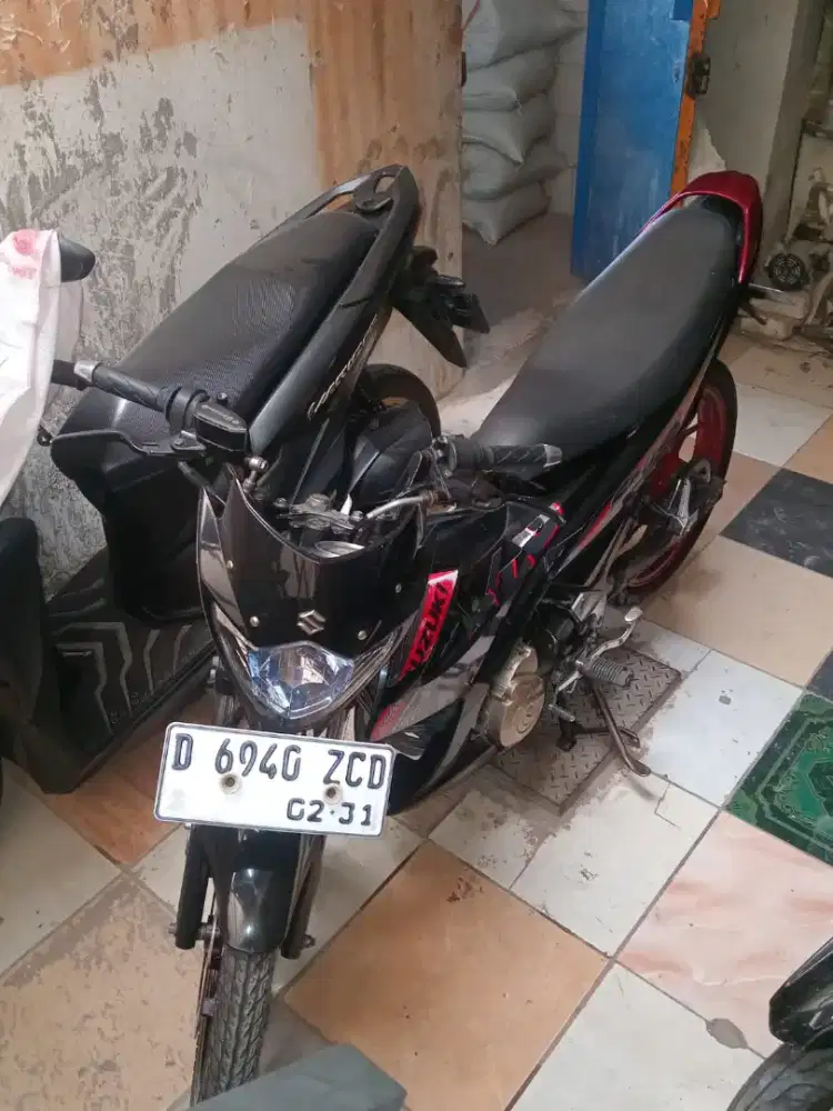 Suzuki satria fu 2015 hitam