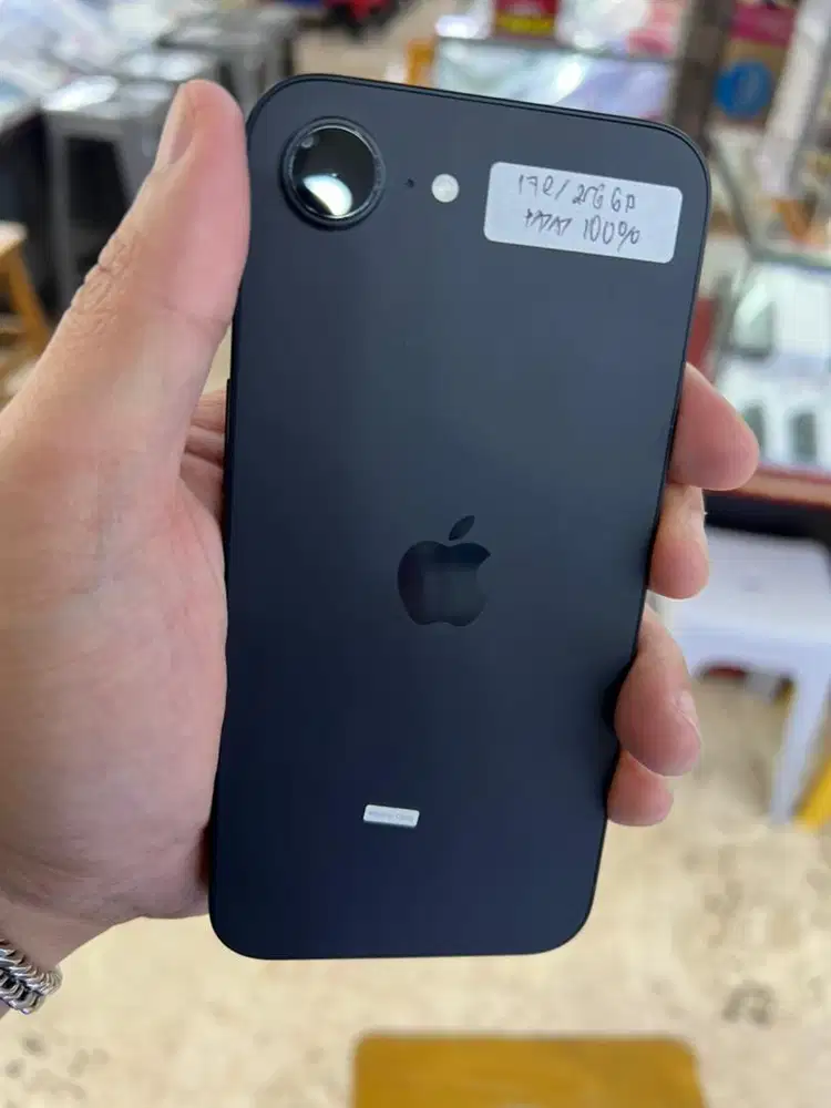 Iphone 17e ibox 256 bh 100 garansi juli 2027 mulus no minus