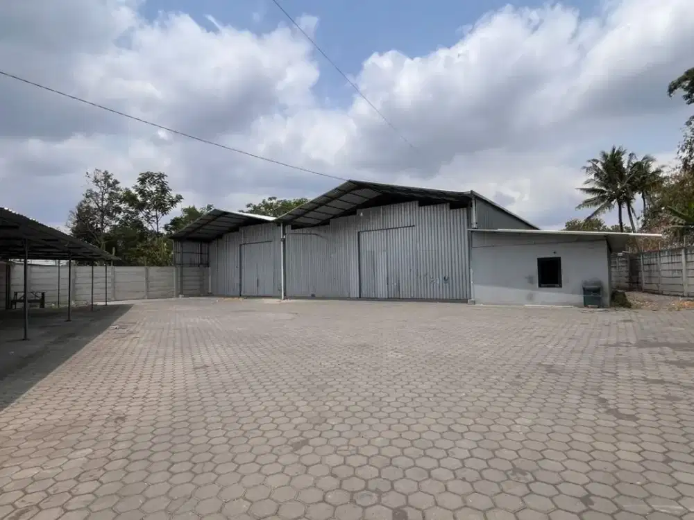 Gudang Komersial di Jalan Magelang KM 8 Sleman - LT 2.000 m²