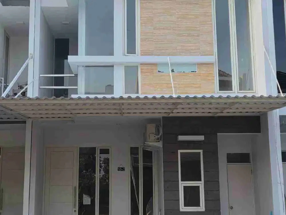 Rumah minimalis siap huni di Pakuwon City
