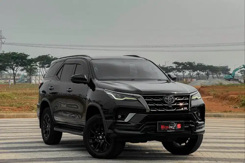Toyota Fortuner 2.8 VRZ GR Sport Diesel Solar AT Matic 2022 Hitam