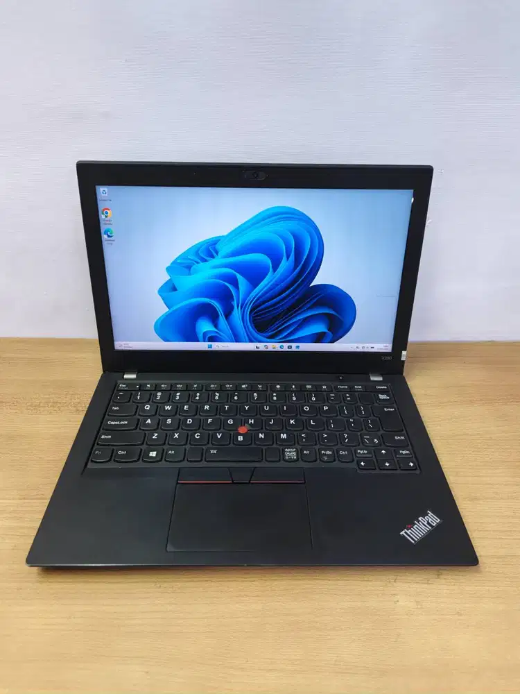 lenovo thinkpad x280 Core i5 8350U gen 8 ram 8GB SSD 256GB