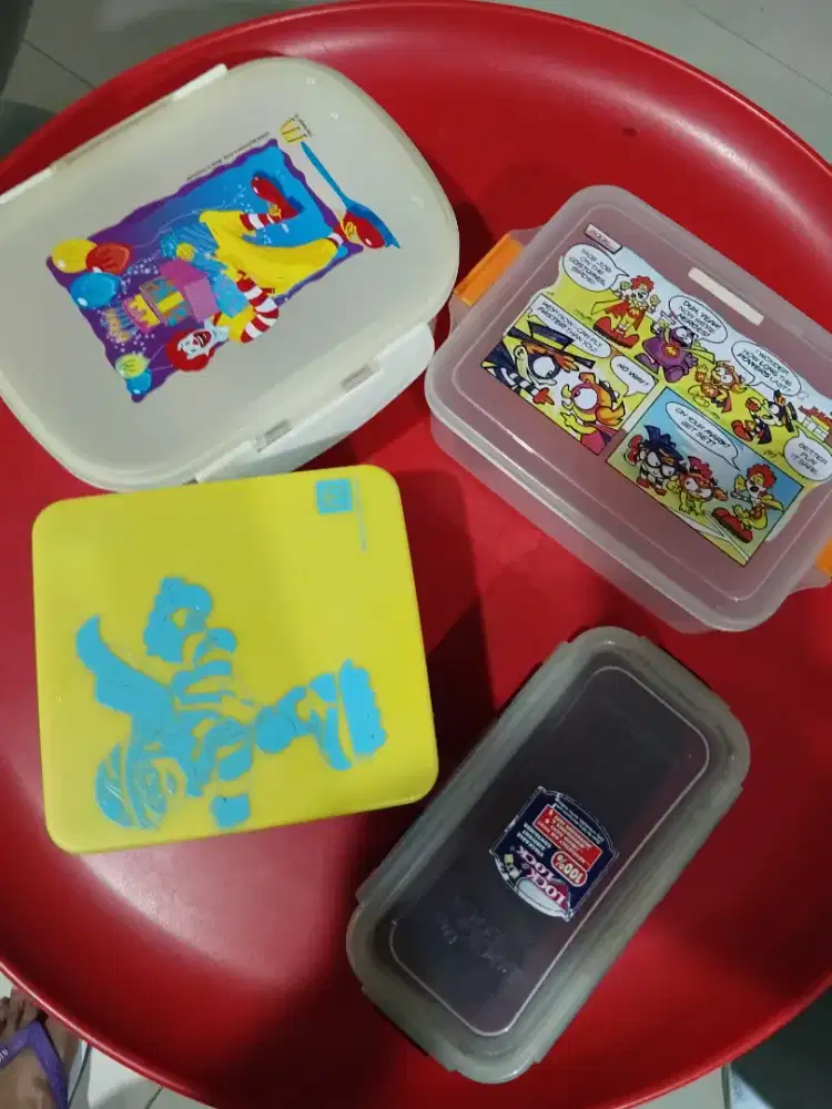 4 unit Box makanan ( 1paket)