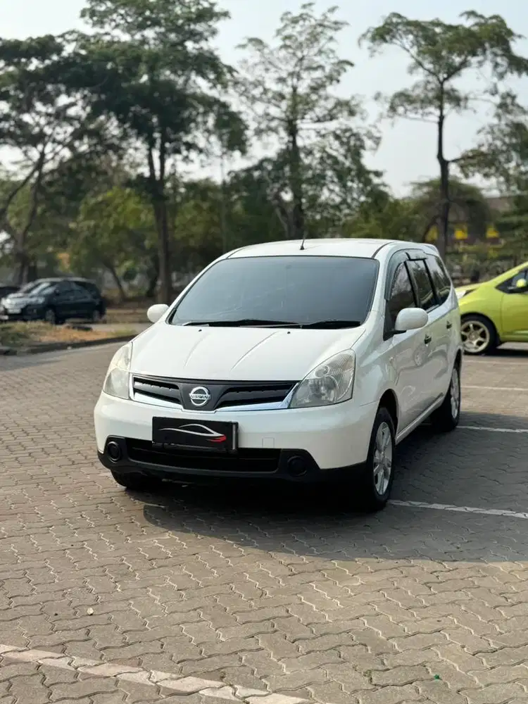 (Cash) Dp10jt Grand Livina sv matic 2012 putih murah avanza xenia at