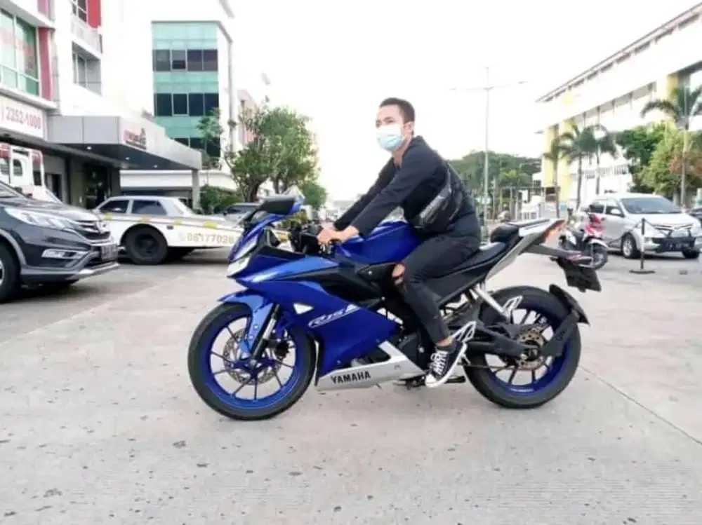 Saya butuh pekerjaan sebagai supir pribadi