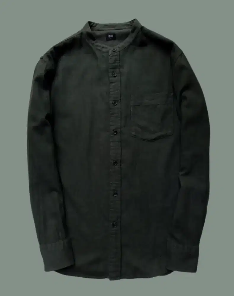KEMEJA SHANGHAI UNIQLO HIJAU ARMY, SIZE : M (LD104-106, P71)