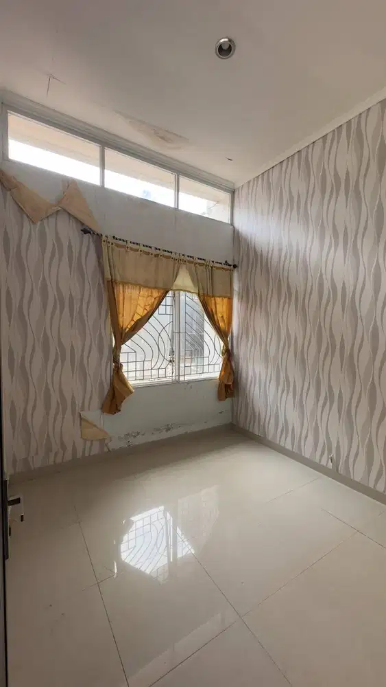 DISEWAKAN RUMAH! Di dalam Cluster The Royal Felice