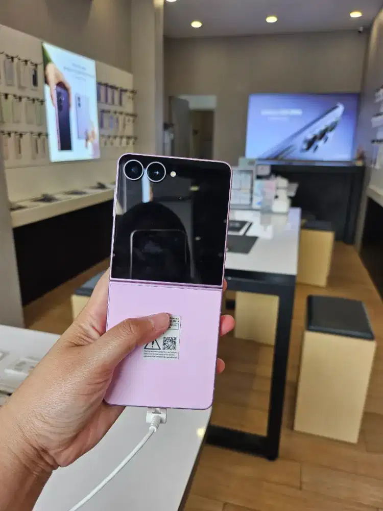 SAMSUNG GALAXY Z FLIP8