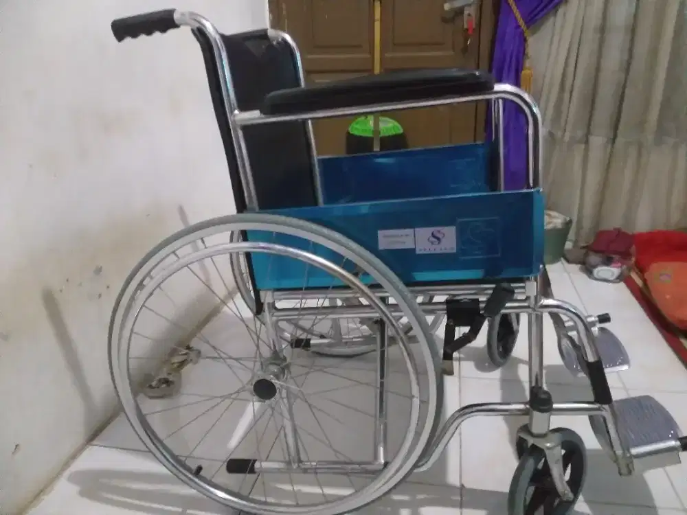 Kursi roda. Masih bagus