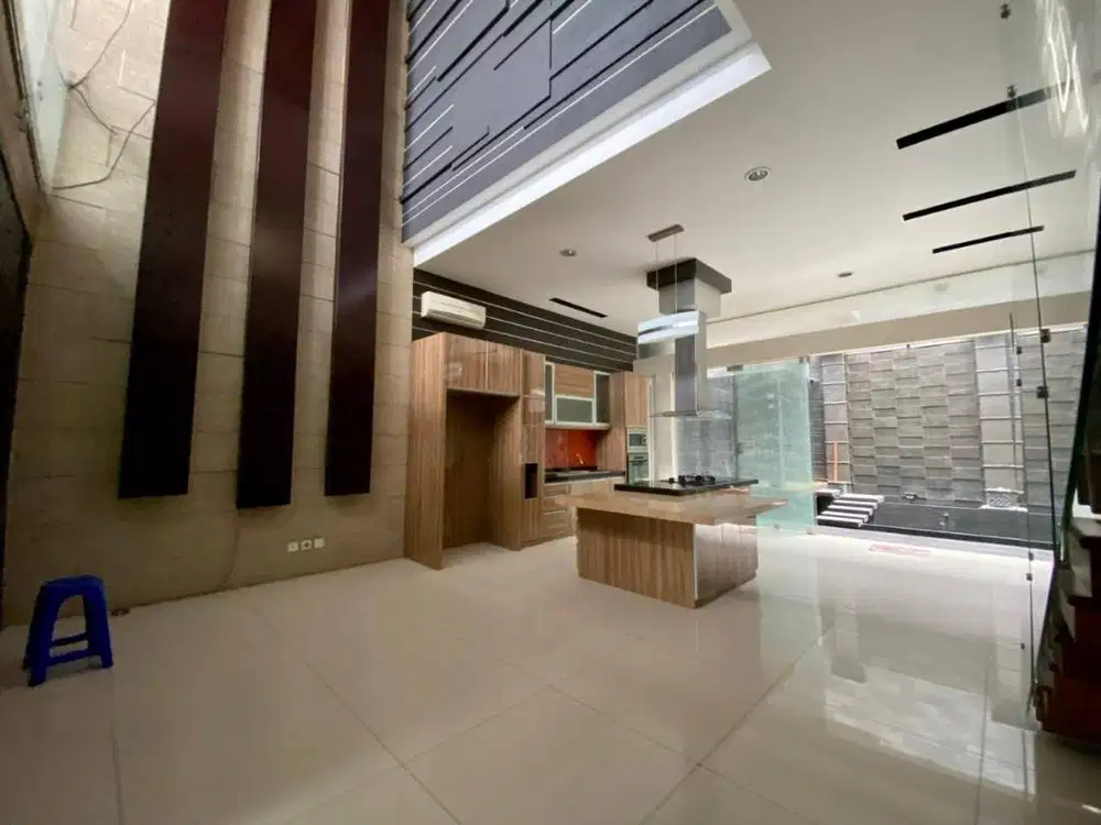 Dijual Rumah Minimalis Modern Singgasana Pradana Bandung