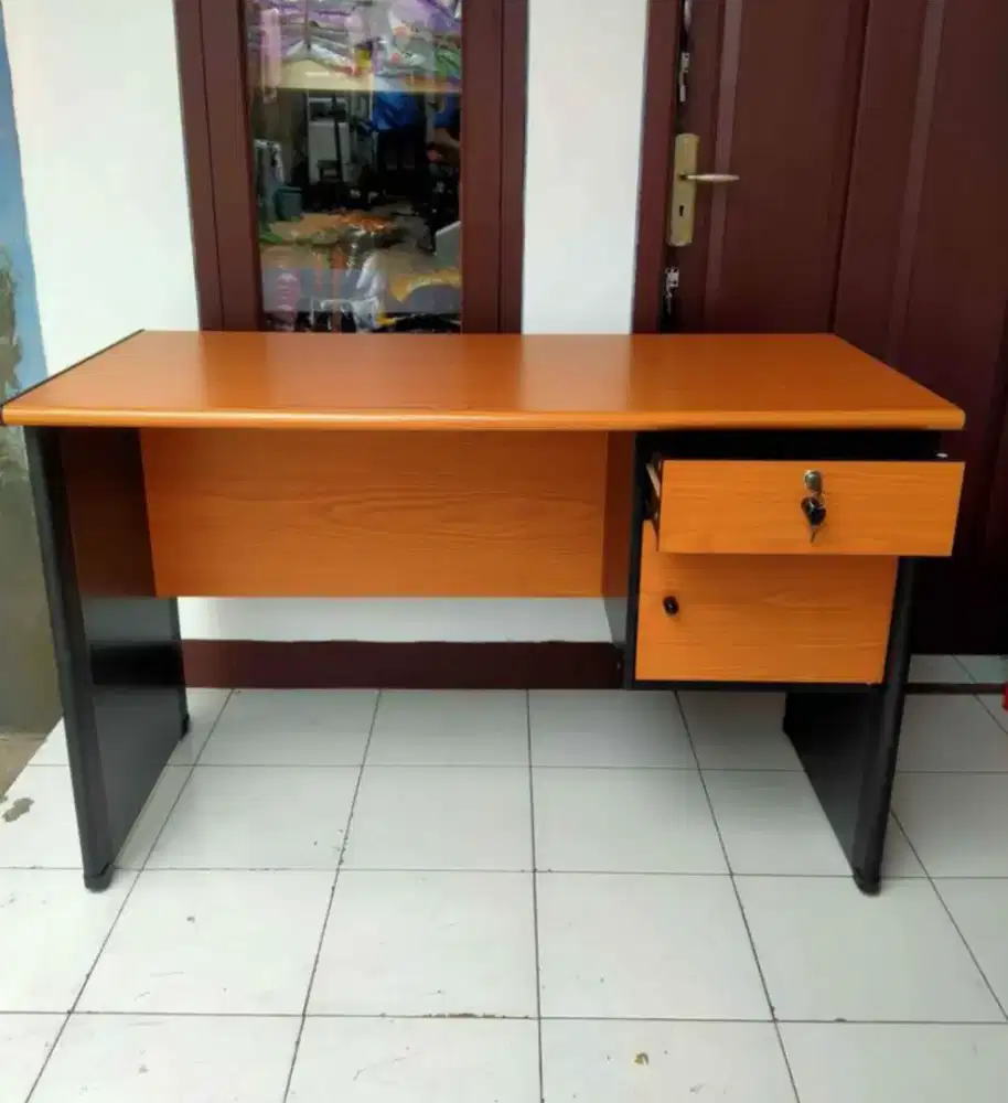 MEJA ADMIN KOMBINASI