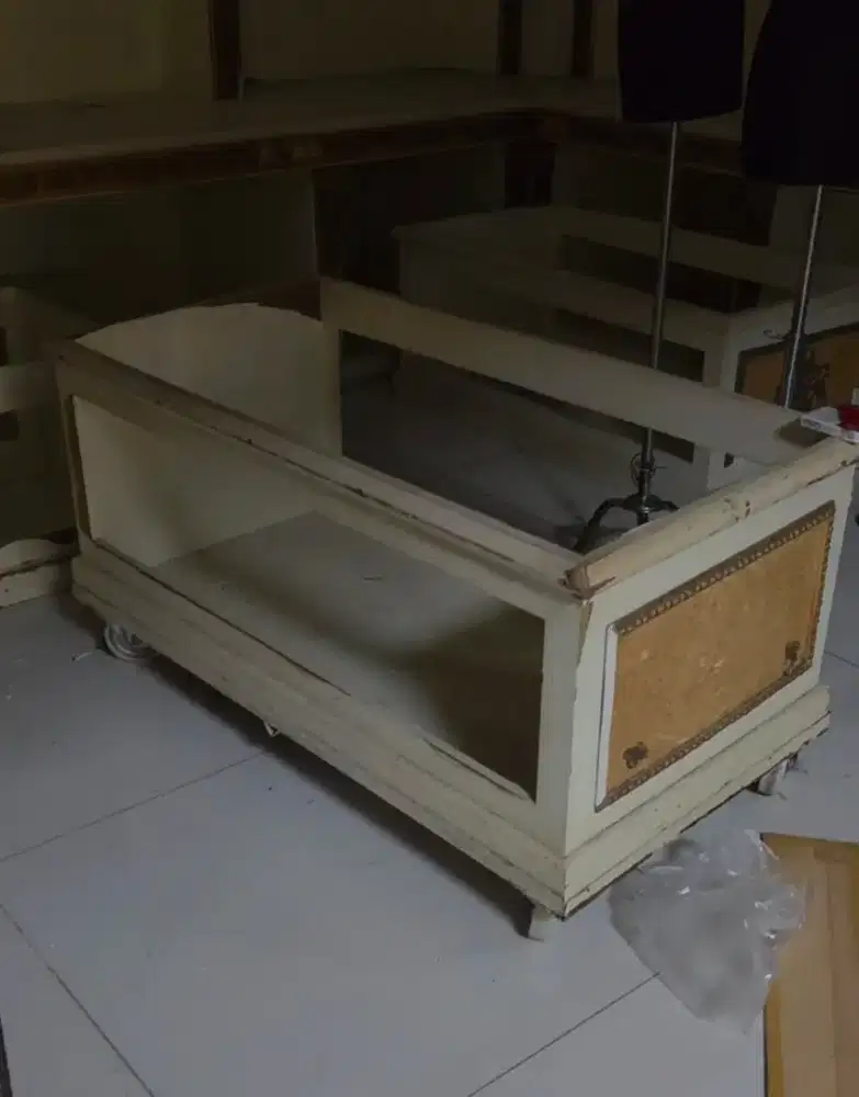 DIJUAL BORONGAN RAK & DISPLAY TOKO – THAMRIN CITY