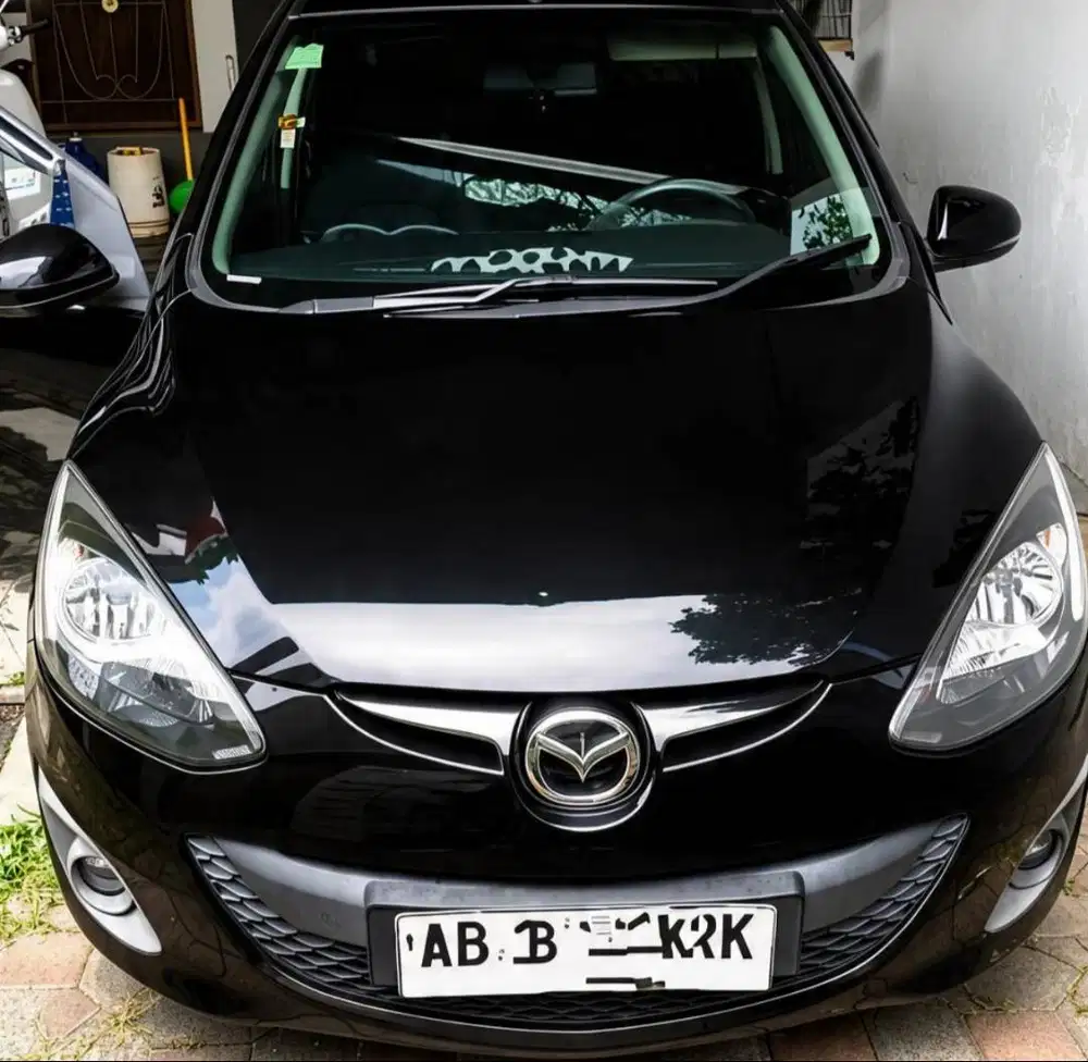 Mazda 2 Sedan Tahun 2012 (Nego Tipis-Tipis)