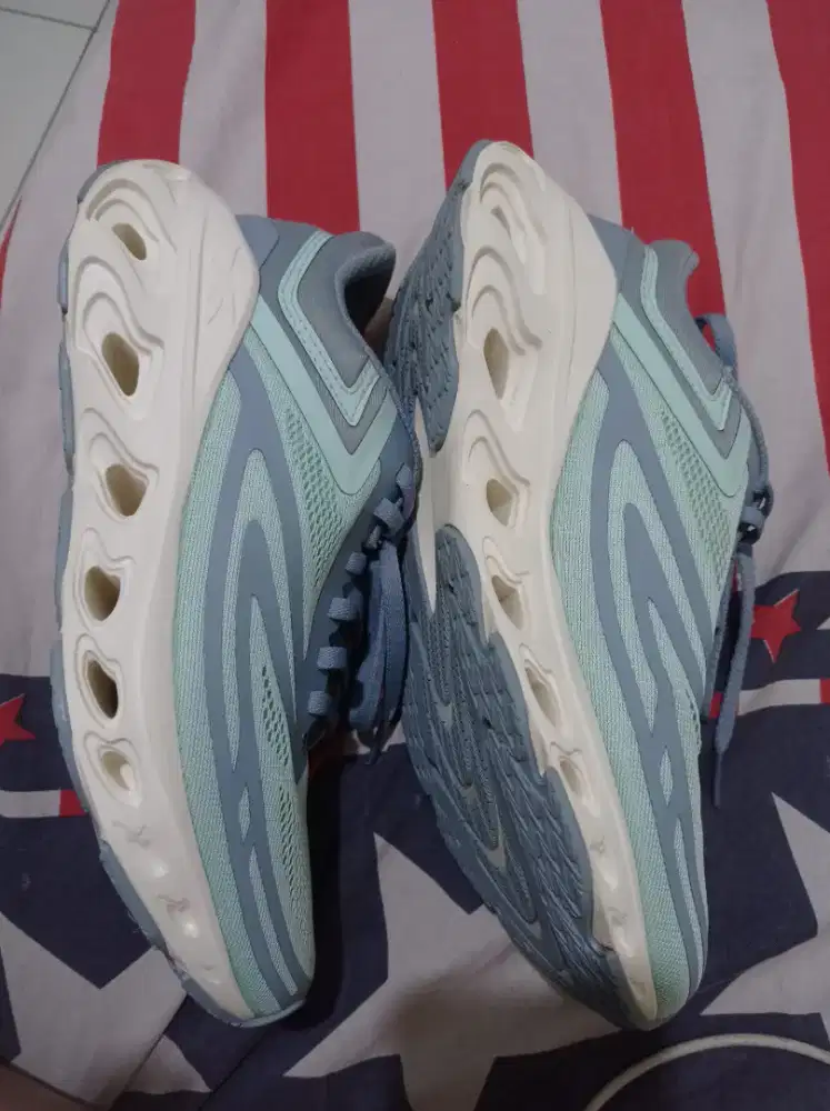 Sepatu running reboox original Like new UK 39