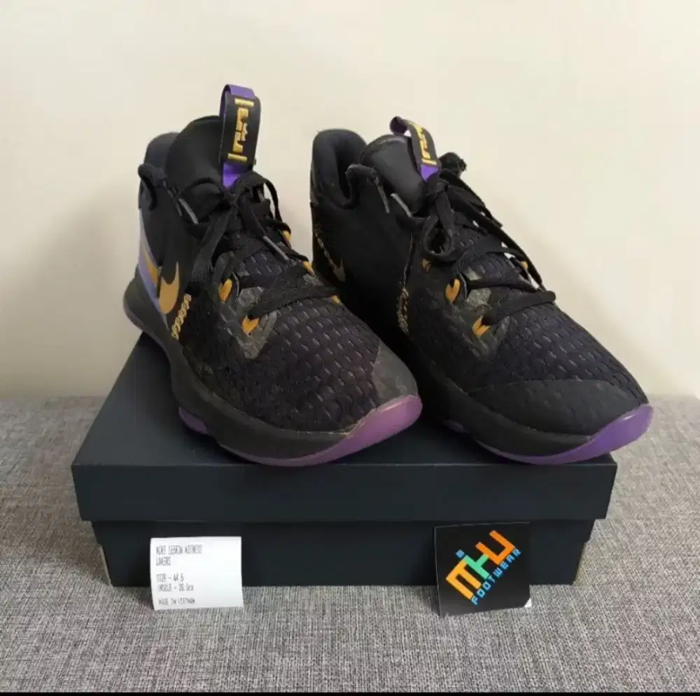 Sepatu Basket Lebron James Black Purple 44