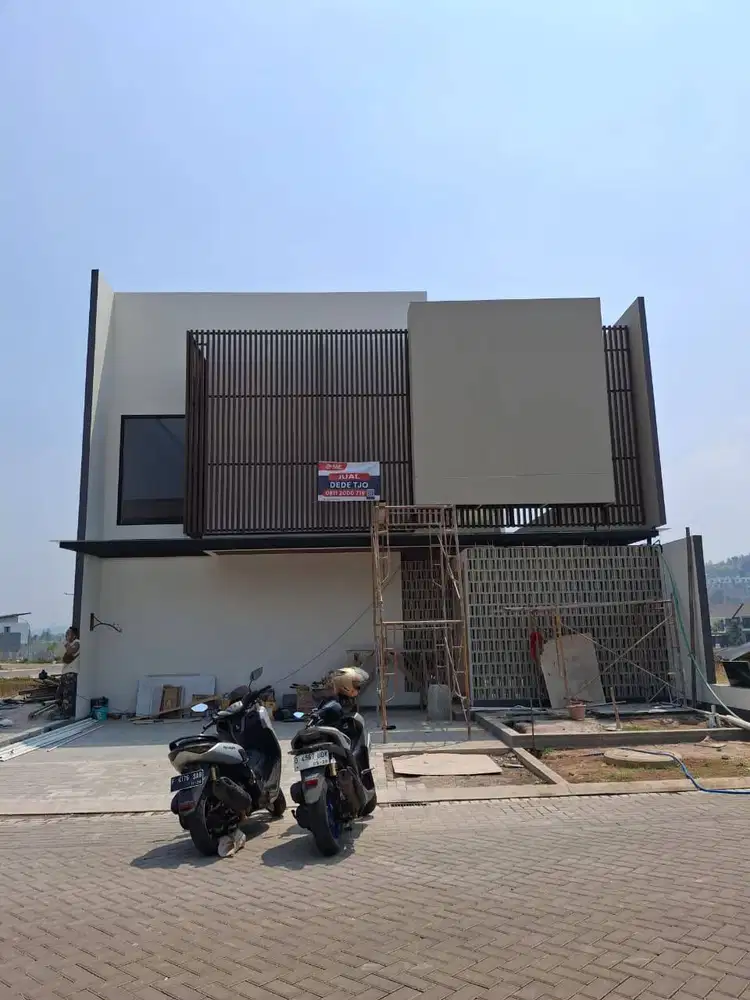 Dijual Rumah Baru Full Furnished Progres 90% di Kota Baru Parahyangan