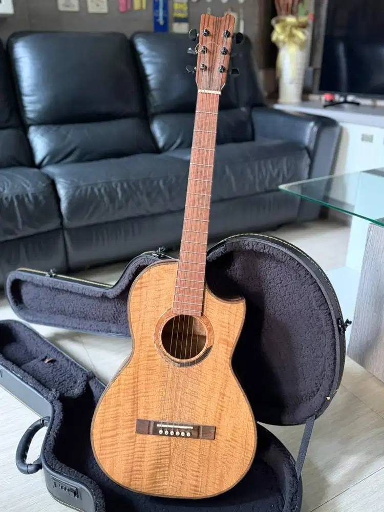 Di jual gitar Akustik Handmade