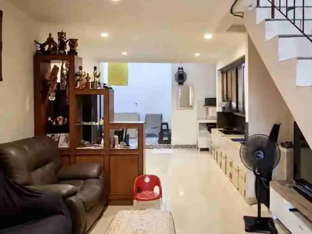 Dijual Rumah Taman Palem Lestari Uk 3,75x15 m , Baru Renovasi , Kondisi Bagus , Jakarta Barat