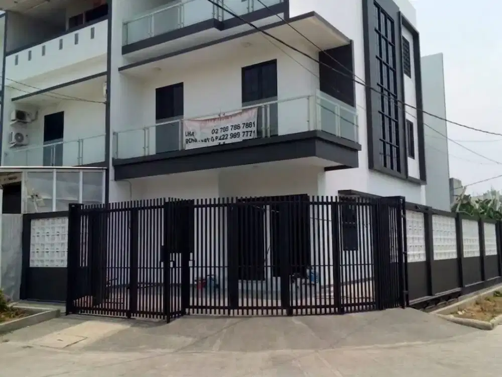 Dijual Rumah Baru di Taman Surya 5