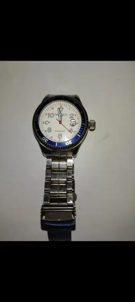Dijual Jam Tangan Stainless Steel merk ternama Nautica dim 4,5cm.