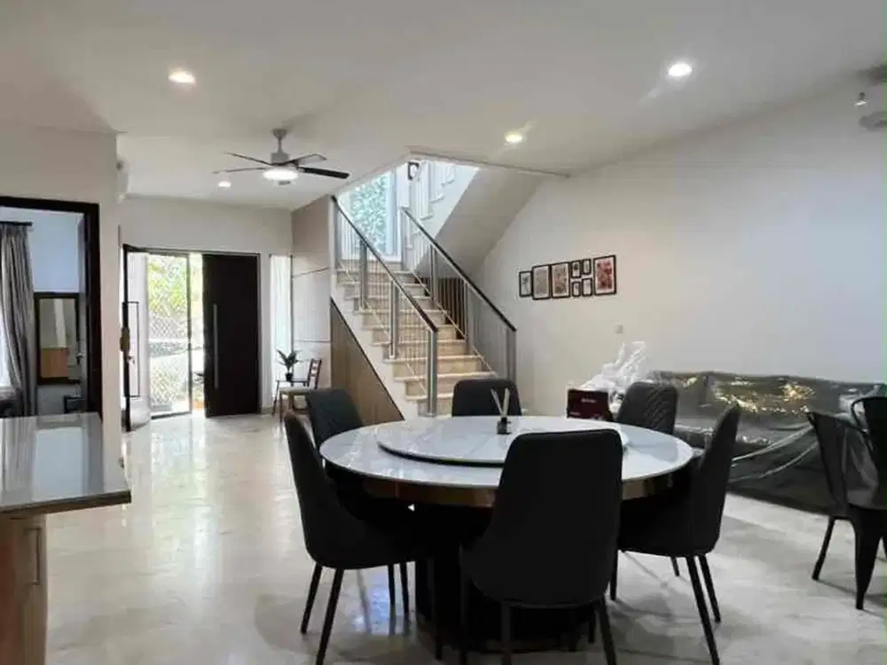 Disewakan rumah furnished Golf island pik