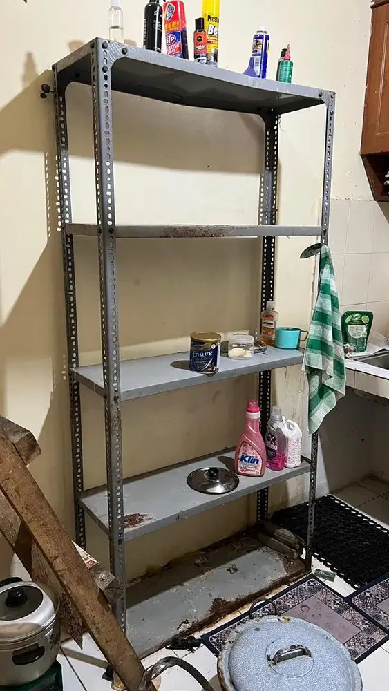 Rak besi siku lobang