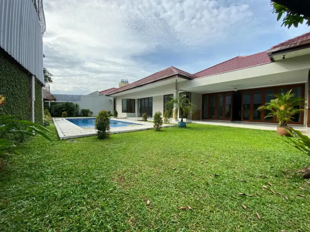 RUMAH SIAP HUNI DI CIPETE JAKARTA SELATAN FASILITAS PRIVATE POOL DIJUAL