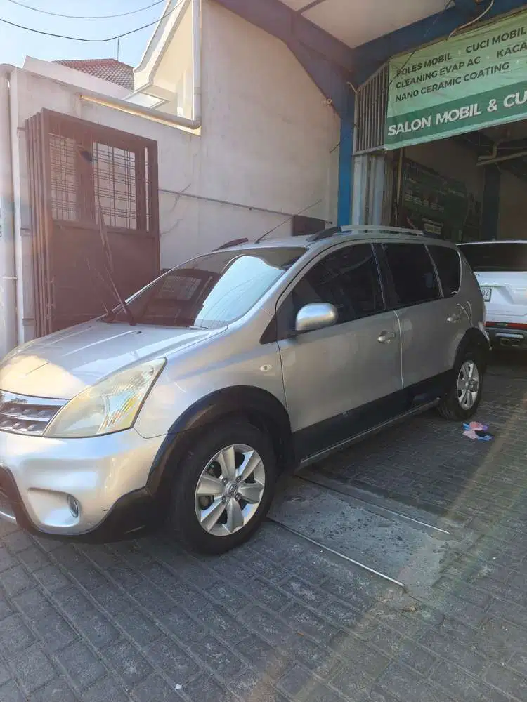 Nissan Livina 2012 Bensin