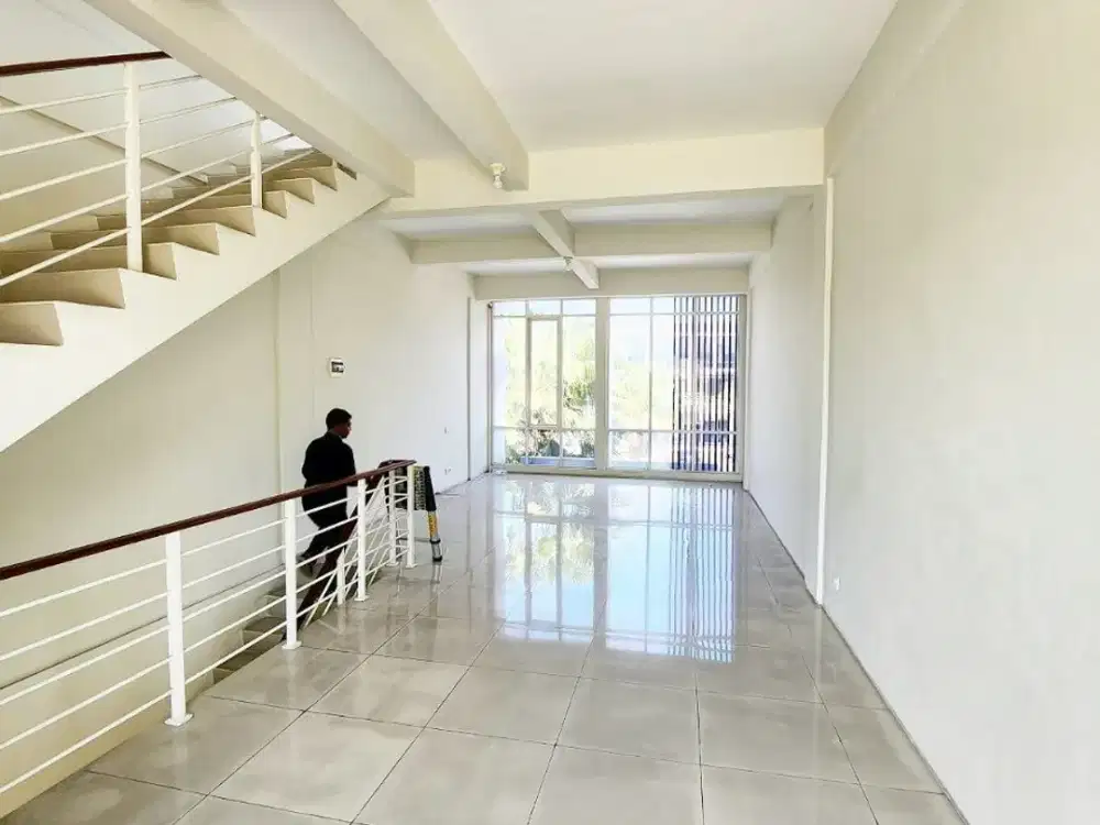 Ruko di Citraland North West Strategis, Parkir Luas Aman dan Nyaman