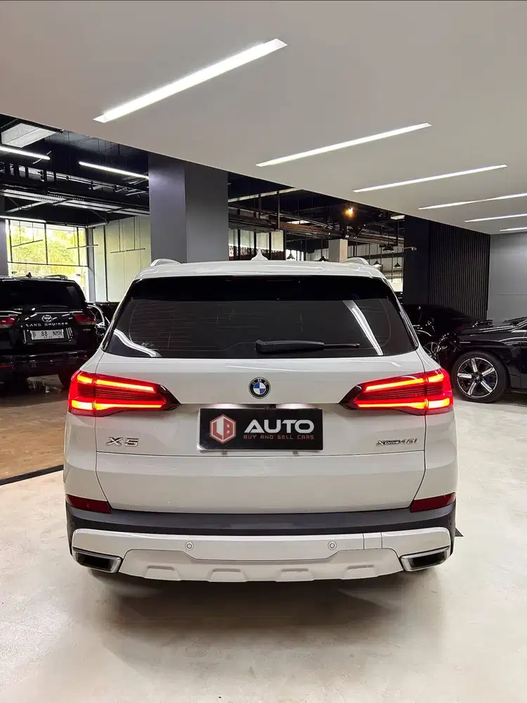 BMW X5 XDrive40i 7-Seater AT 2024 Putih Km13rb B2824BJG Nik 2023
