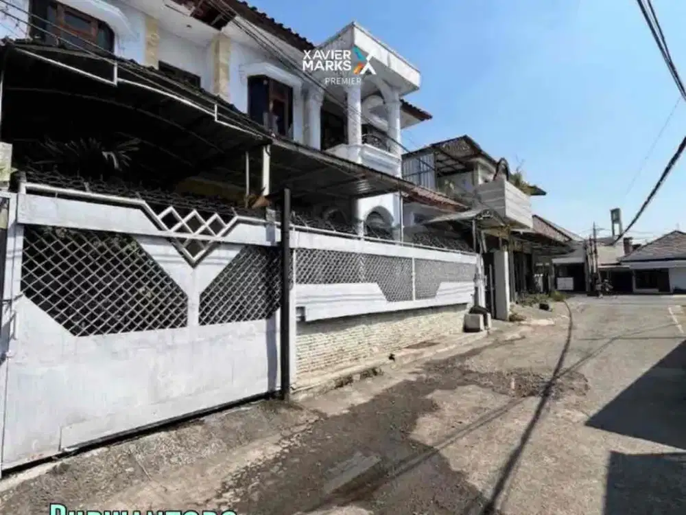 Rumah 2 lantai tengah kota di Purwantoro Blimbing Malang