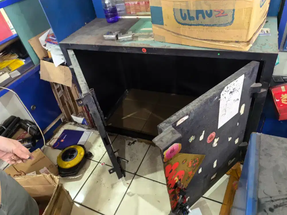 dijual brangkas buat naruh hp dll