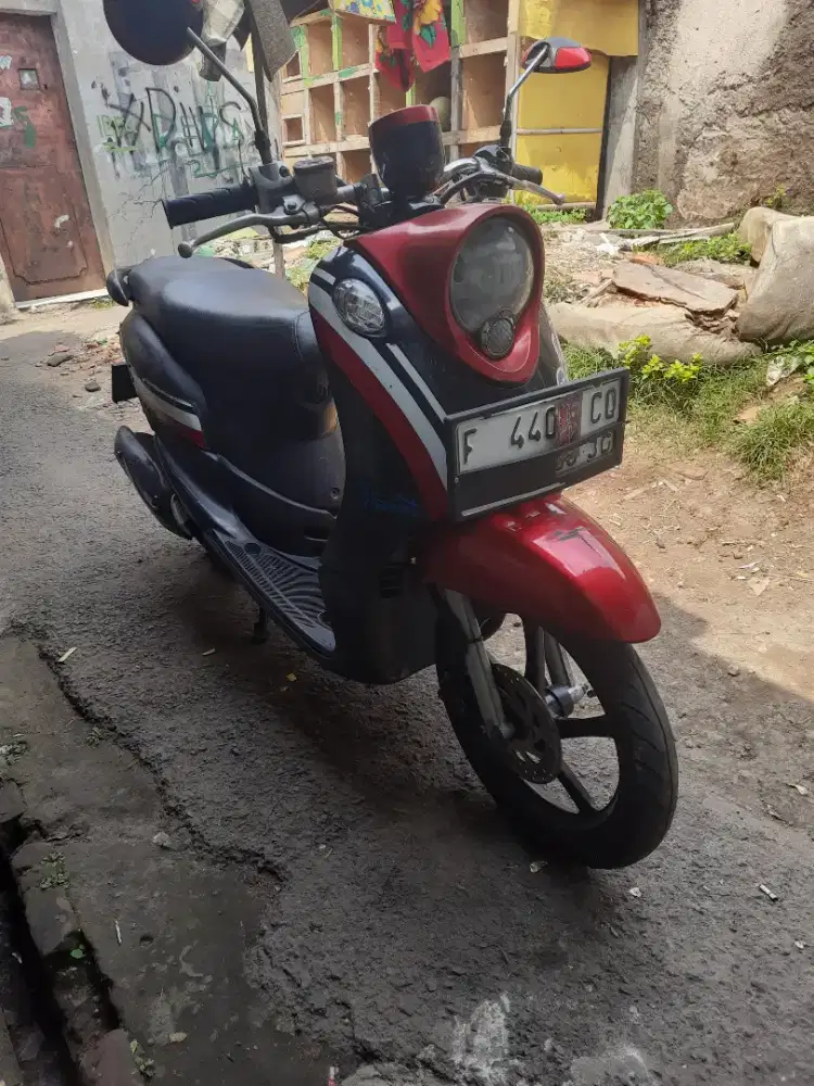 Yamaha fino merah