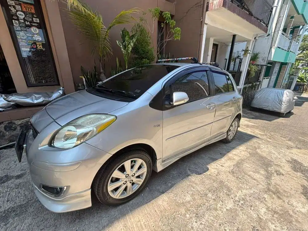 Toyota Yaris 2010 Bensin