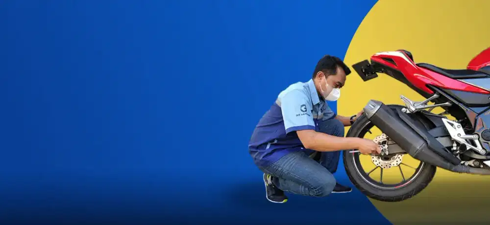 Cuci motor dan karyawan Shoorom