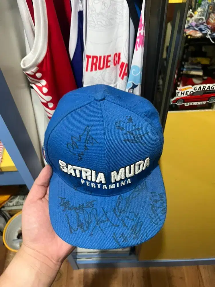 WTS TOPI & JERSEY