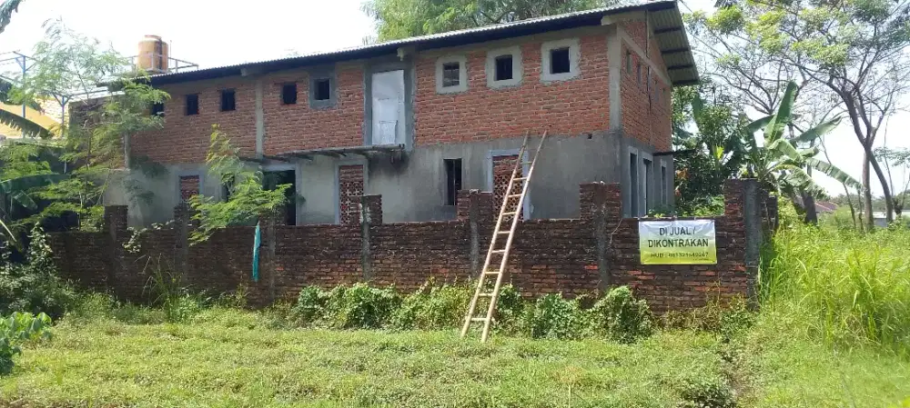 Jual rumah bertingkat di lingkungan sawah