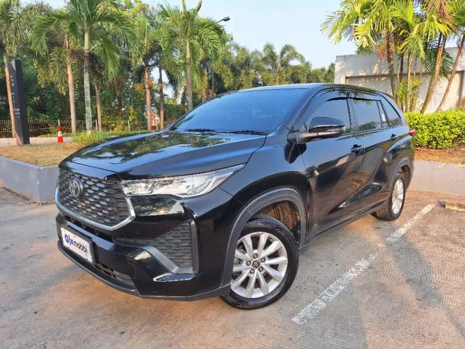 Toyota Kijang Innova 2.0 Zenix V CVT Bensin-AT 2022 Hitam