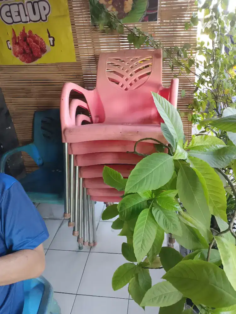 Kursi tempat makan