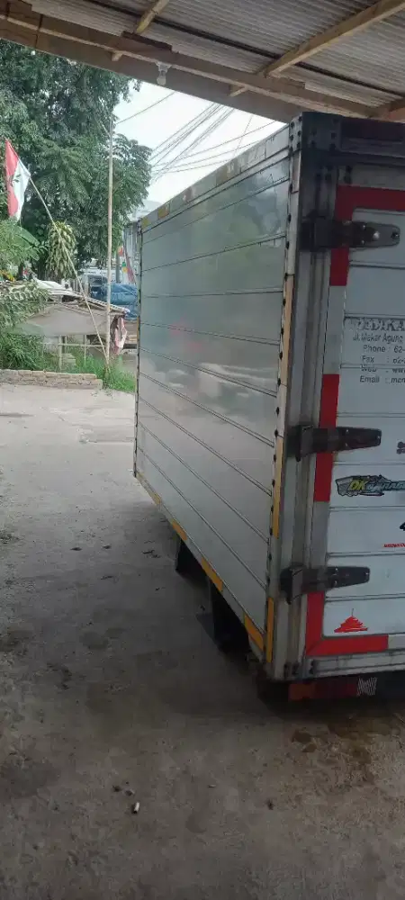 karoseri box L300