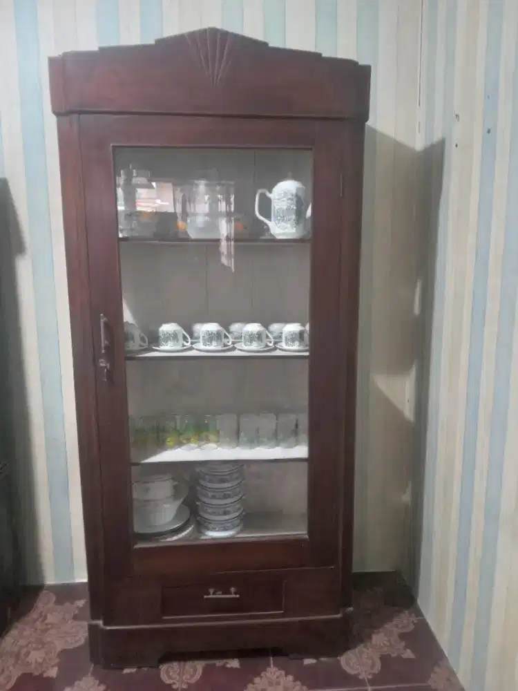 Lemari pajangan antik ( Full Jati )