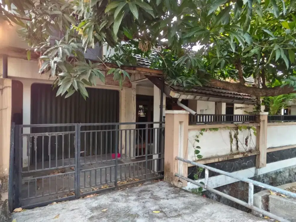 Dijual Rumah Lama di Semarang Atas