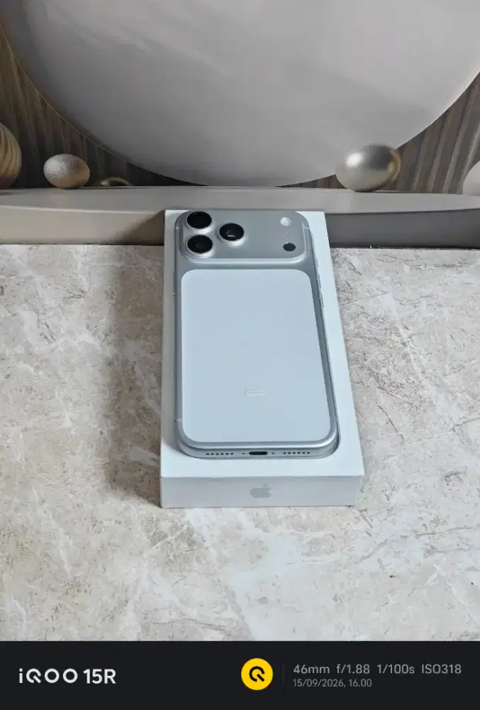 iphone 17 pro max 256gb silver garansi agustus 2027