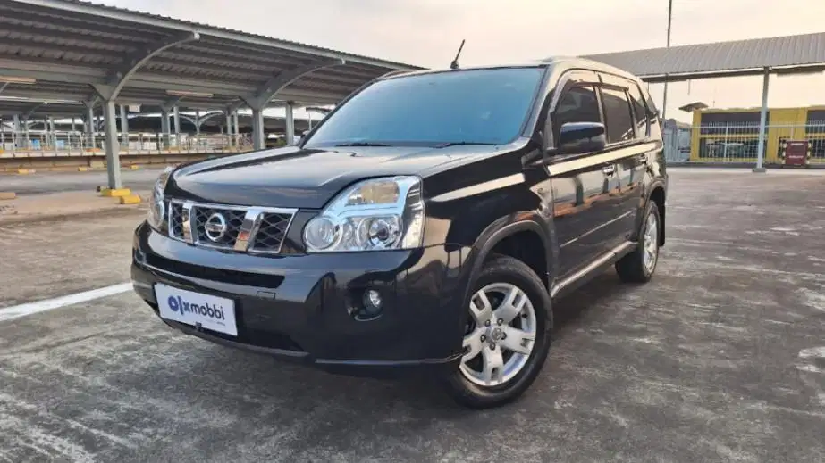 Nissan Xtrail 2.0 CVT Bensin-AT 2011 Hitam